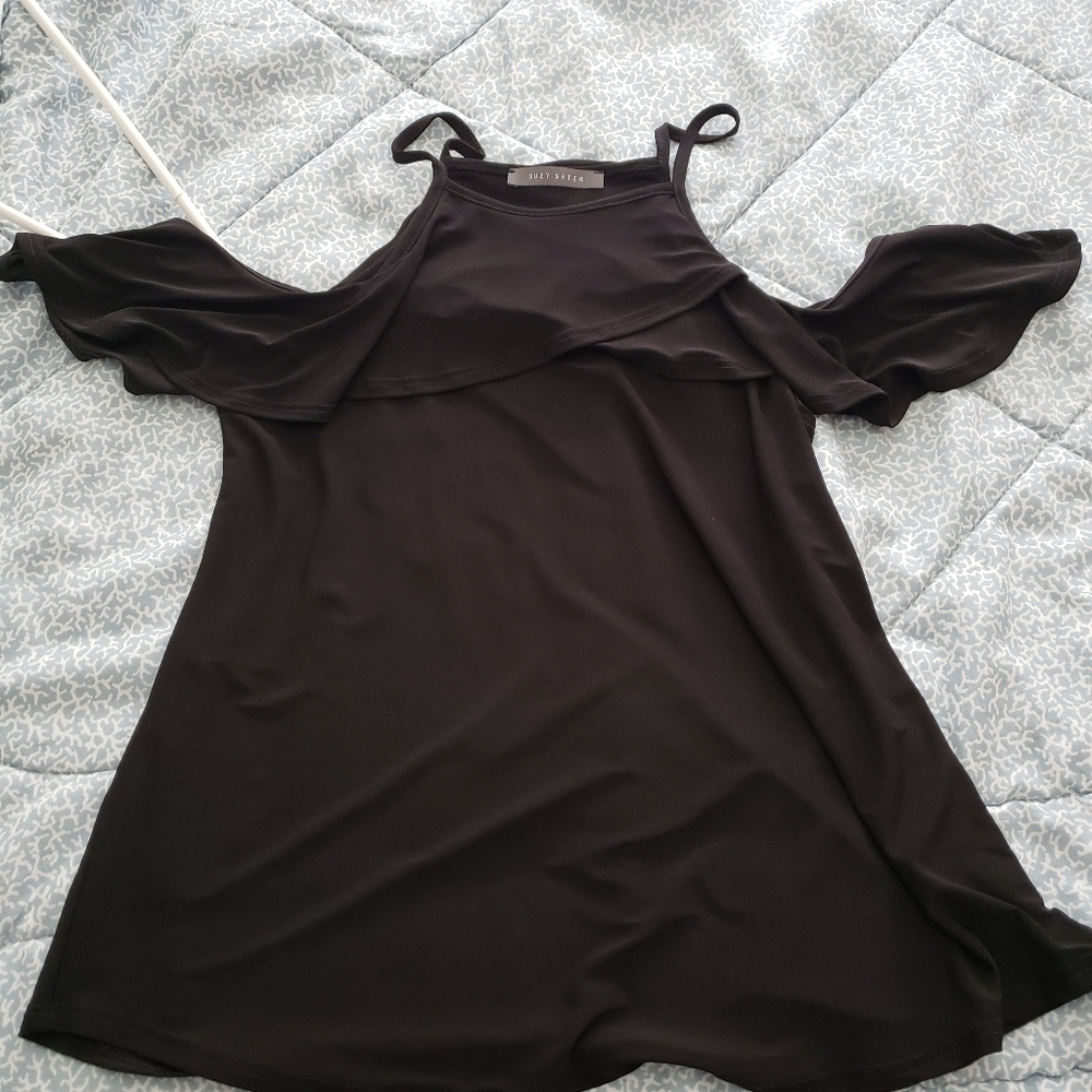 Cold shoulder top
